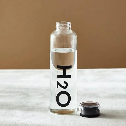 بطری آب تمام پیرکس مدل H2O ، این بطری کاملا ضد باکتری هست، و برای استفاده تمامی نوشیدنی ها و نگهداری مایعات قابل استفاده میباشد، جنس با کیفیت این بطری باعث میشود که ، محتوای داخل بطری به هیچ عنوان مزه و بو نگیرد، حجم این بطری 700سی سی میباشد و در 4 رنگ ، مشیک-سفید-صورتی و آبی میباشد .